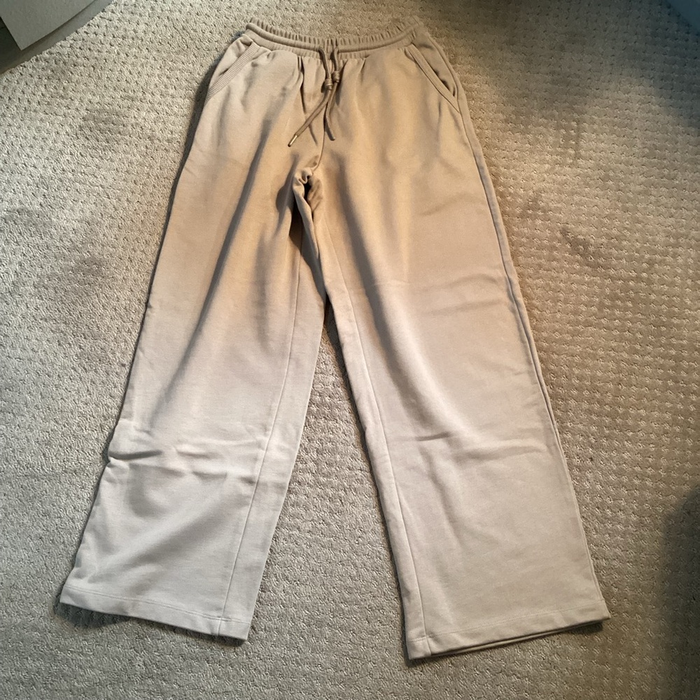 Zara ๐ Wide Leg sweatpants,mid rise w/adj. drawstring waistband. Side pockets, M - Picture 2 of 11